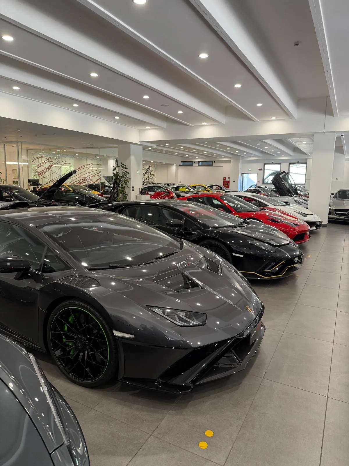 Auto Vergiate — showroom de supercars en Italie